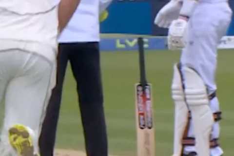 ‘What is this sorcery?’ – Sky Sports viewers left stumped as Joe Root appears to make his bat HOVER in England win