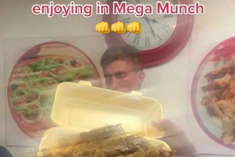 England fans in hysterics as Test team hit town after New Zealand win… and fans all say same thing about Pope’s kebab