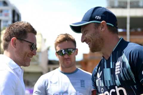 Jos Buttler gives Eoin Morgan two bottles of wine worth £880 after taking over as England cricket captain