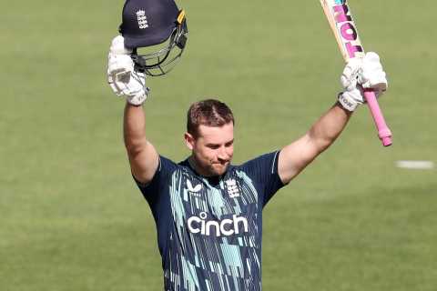 England thumped in first ODI against Australia following T20 World Cup glory as Dawid Malan hits fluent century in vain