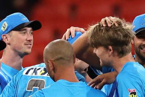 Big Bash team embarrassingly slump to 15 ALL OUT to record lowest T20 score in cricket history