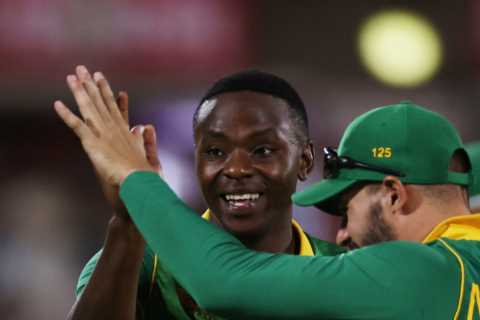 England suffer epic collapse as they lose by 27 runs to South Africa despite Jason Roy’s barnstorming century