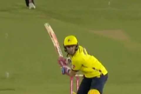 Watch cricket star Brad Currie take ‘best catch of all time’ as Sussex man flies through the air during T20 Blast match