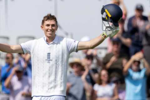 Zak Crawley reduces Aussies to a rain-dancing rabble with stunning 187 as England close in on tying Ashes series