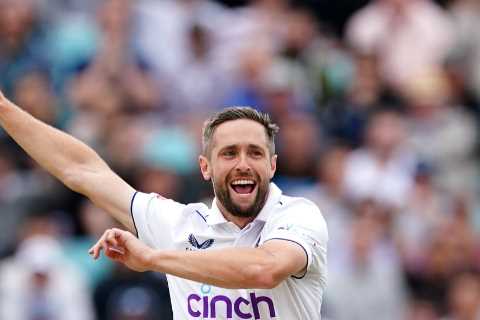 Stuart Broad the hero in his final England game as he finishes off Australia in nail-biting fifth Test to draw series