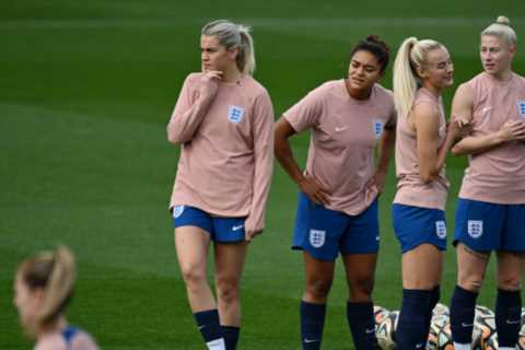 Ashes Villain David Warner Sparks Rivalry with Sledging Ahead of England vs Australia Women's World Cup Clash